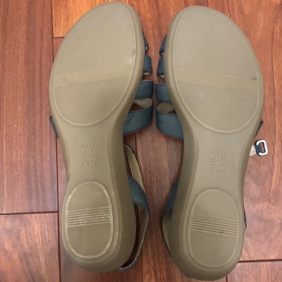 Naturalizer blue wedge sandals with Velcro straps 8.5 - Picture 14 of 14